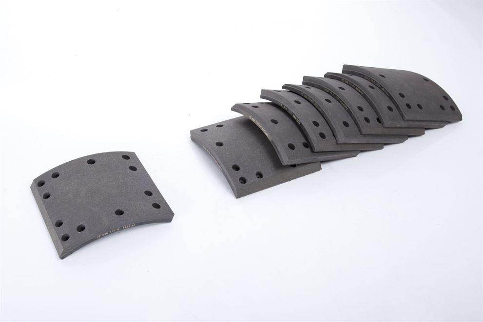 Накладки гальмівні 19036/19037 з заклепками STD