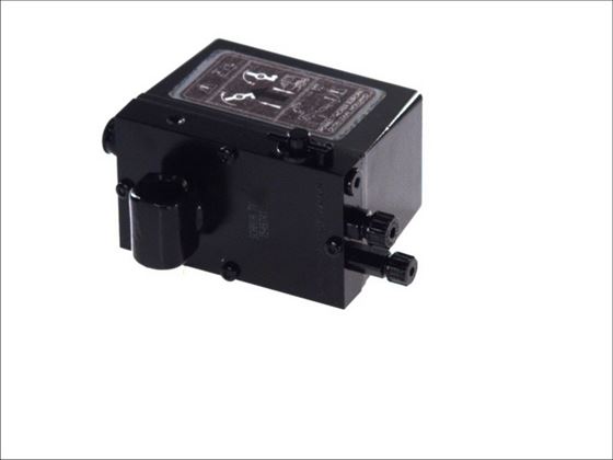 Насос циліндра перекидання кабіни / 1549741